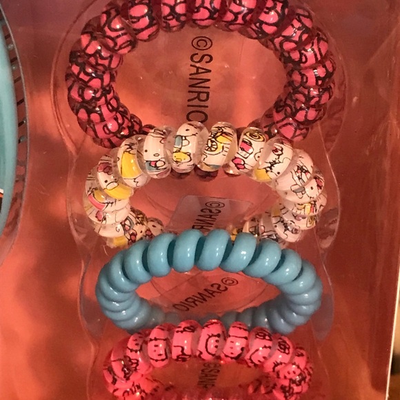 Hello Kitty & Friends Keroppi Limited Edition Detangling Brush Accessory Bundle - Picture 7 of 7